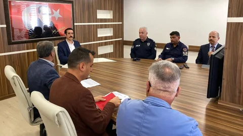 Bozyazı'da Sahipsiz Sokak Hayvanları Toplantısı