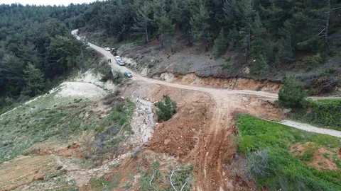 Manisa'da Yol Çöktü, Mahalleli Mağdur Oldu