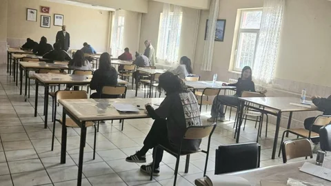 Mersin’de Umre Ödüllü Gençlik Bilgi Yarışması 1287 Öğrencinin Katılımıyla Yapıldı