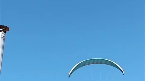 Zonguldak'ta Paraşütçüye Çay Daveti