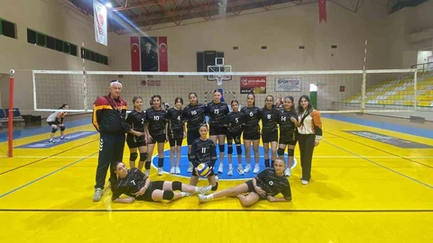Burhaniye'de Çocuk Sporcular Şenliği Başladı