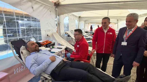 Üniversite Öğrencilerinden Kan Bağışı Destekleme