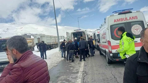 Bitlis'te İki Ayrı Trafik Kazası