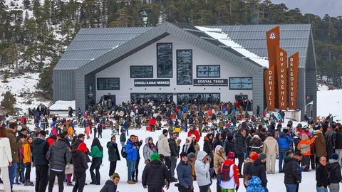 Denizli Kayak Merkezi 150 Bin Ziyaretçi Ağırladı