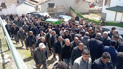 Traktörden Düşen Genç Hayatını Kaybetti