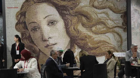 İzmir'de Doğaltaş Fuarı Açıldı