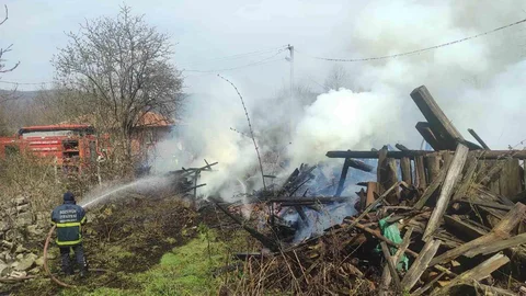 Araç Yangını Bilecik'te Kontrol Altına Alındı