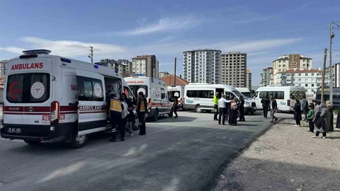Kayseri'de İki Servis Aracının Kazası