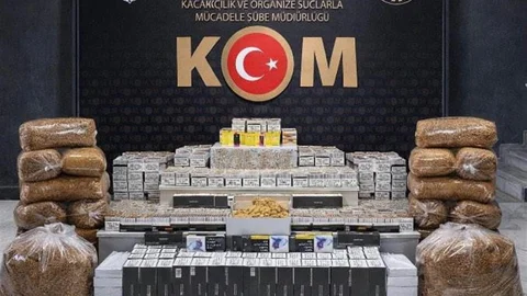 Uşak'ta Kaçak Tütün ve Makaron Yakalandı