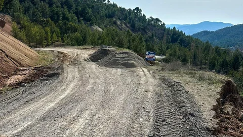 Çameli'de Sürekli Yol Çalışmaları