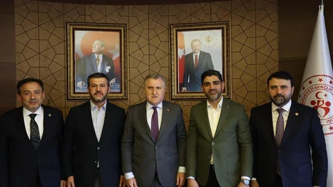 Karabük Heyeti Bakan Bak ile Görüştü