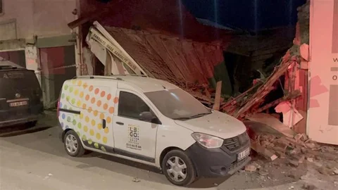 Eskişehir’de Metruk İş Yeri Yıkıldı