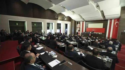CHP Genel Başkanı Özel İl Başkanları Toplantısında