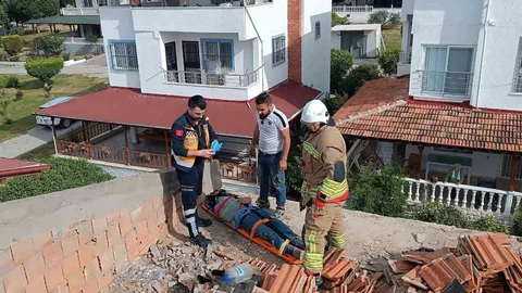 Hatay'da Çatı Tadilatında İşçi Yaralandı