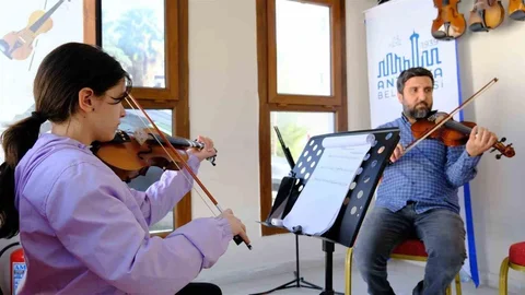 Antakya'da Ücretsiz Keman Kursu Başladı