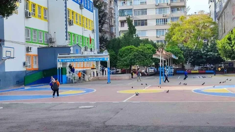 Eylemde Öğrenciler Okula Dönmek Zorunda Kaldı