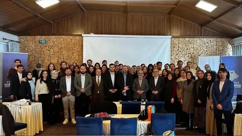 Erzurum'da Gençlere Diplomasi Eğitimi