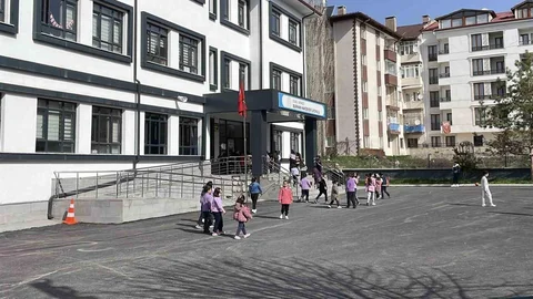 Sivas'ta Eğitim Sendikalarının İş Bırakma Çağrısı Başarısız Oldu