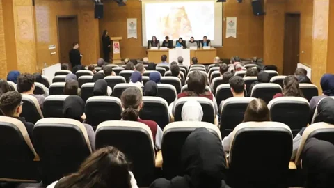 Bayburt'ta Öğrenciler Sait Faik'i Anlattı