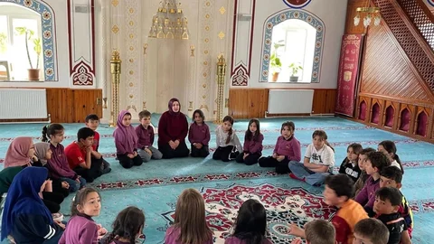 Bayburt'ta Değerler Eğitimi Devam Ediyor