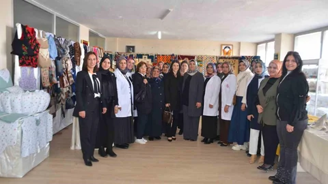 Bulanık'ta Kadınların Eserleri Sergilendi
