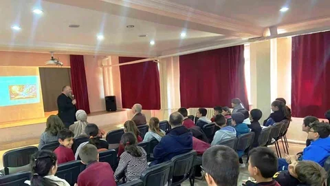 Dumlupınar’da Bilim ve Edebiyat Etkinliği