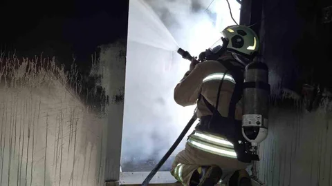Mardin'de Kulübe Yangını Kontrol Altına Alındı