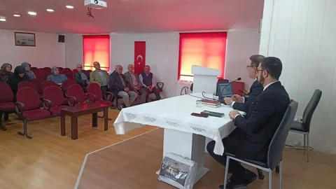 Gerze'de Hac Hazırlık Semineri Düzenlendi