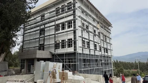 Arsuz'da Sosyal Hizmet Merkezi İnşaatı Devam Ediyor