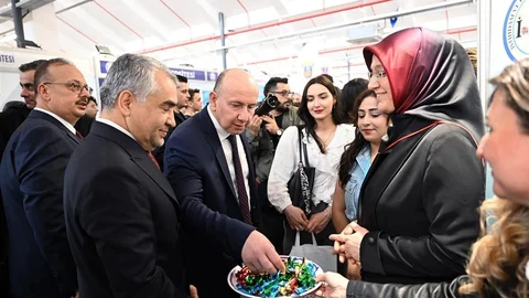 Ege Bölgesi'nde Kariyer Fuarı Açıldı