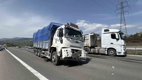 Bolu'da Tır Lastiği Kamyona Çarptı