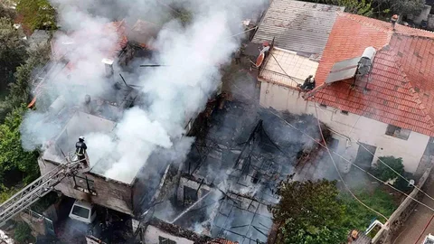 Antalya'da Gecekonduda Yangın Çıktı
