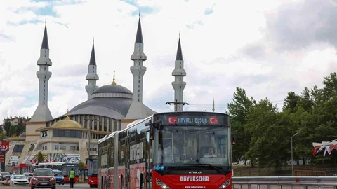 Sakarya'da Metrobüs Ücretli Döneme Geçiyor
