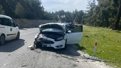 Manisa'da Trafik Kazası: 4 Yaralı