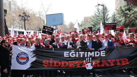 Eğitimciler Şiddete Uğramaktan Endişeli