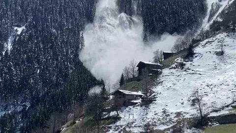 Trabzon'da Çığ Anı Görüntülendi