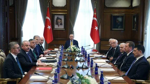 İletişim Başkanı Duran'dan YİK Toplantısı Açıklaması