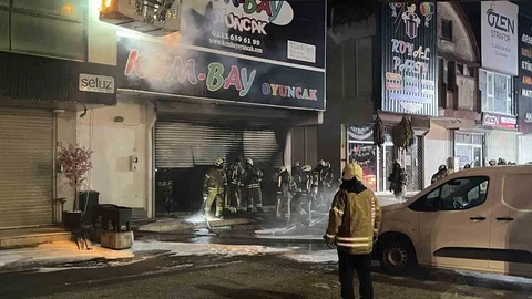 Bağcılar'da İki Katlı İş Yerinde Yangın