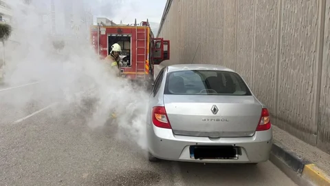 İskenderun'da Otomobil Yangını Meydana Geldi