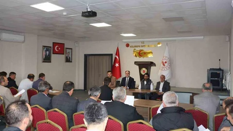 Aslanapa'da Muhtarlar Toplandı