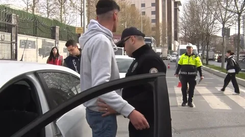 Esenyurt'ta Okul Önünde Güvenlik Denetimi