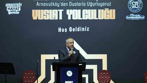 Arnavutköy'den Hacı Adaylarına Uğurlama Töreni