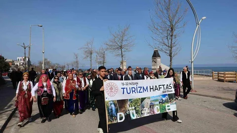 Akçakoca'da Turizm ve Ekonomi Sempozyumu Başladı