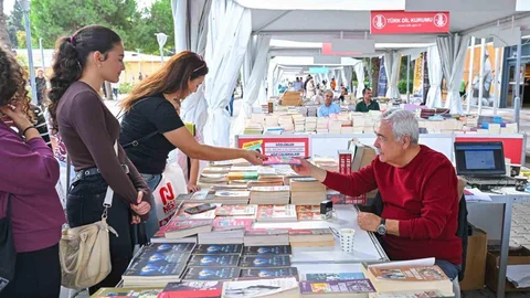 İzmir'de İZKİTAP Fuarı Başlıyor