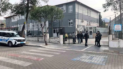 Menteşe'de Okul Önlerinde Güvenlik Önlemleri