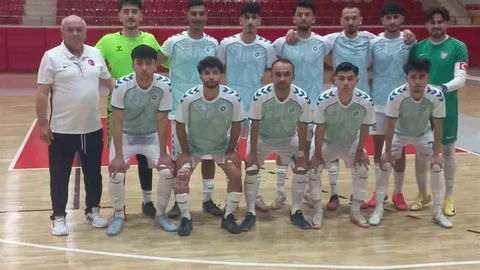 Niğde'de Futsal Takımı Başarı Elde Etti