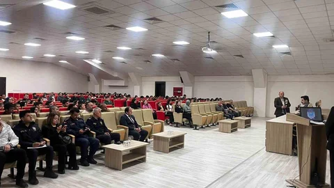 Seydikemer'de Siber Güvenlik Semineri Düzenlendi