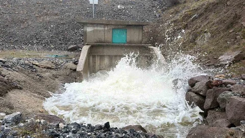 Eber Gölü'ne Can Suyu Geldi