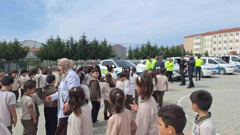 Minik Öğrenciler Polislik Mesleğini Tanıdı