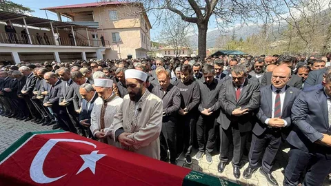 Kahramanmaraş'ta Öğretmen Gözyaşlarıyla Uğurlandı